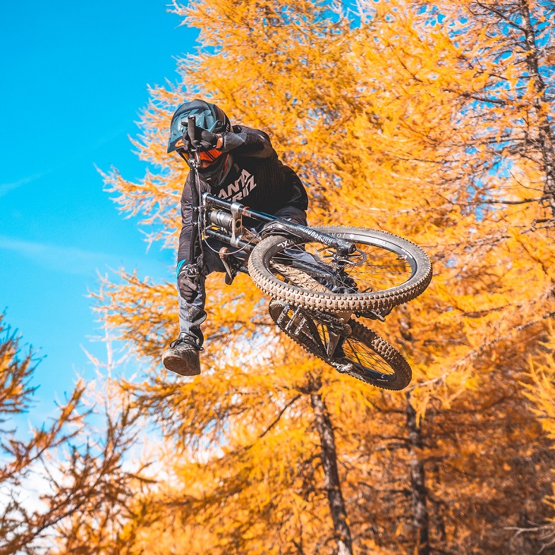 <span style="color:#253355;">VTT 1 JOUR</span>
